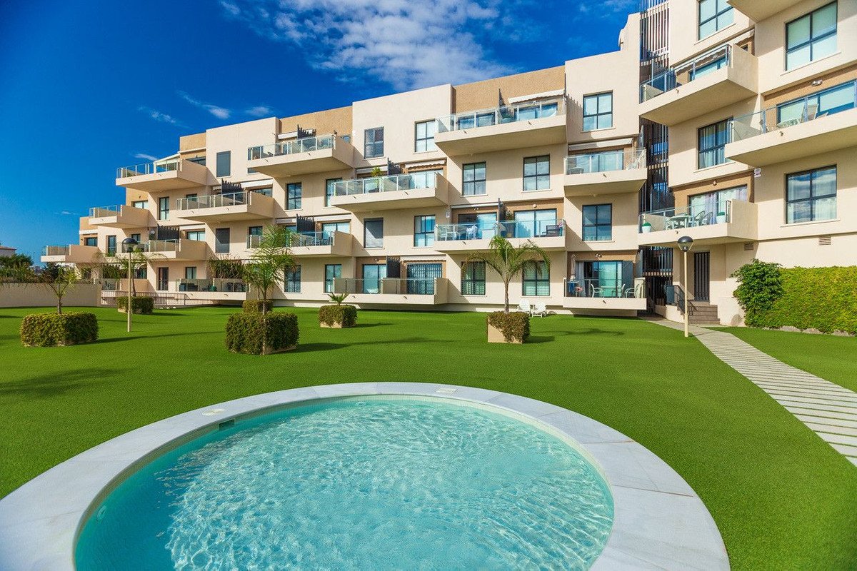 2 Bed شقة في الطابق الأوسط in Orihuela Costa في Orihuela Costa, 