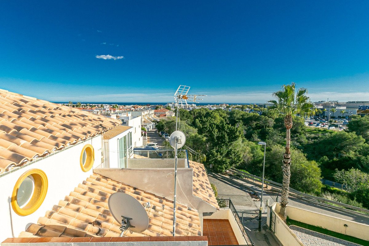 3 Bed Middle Floor Apartment in Orihuela Costa in Orihuela Costa — Apartment