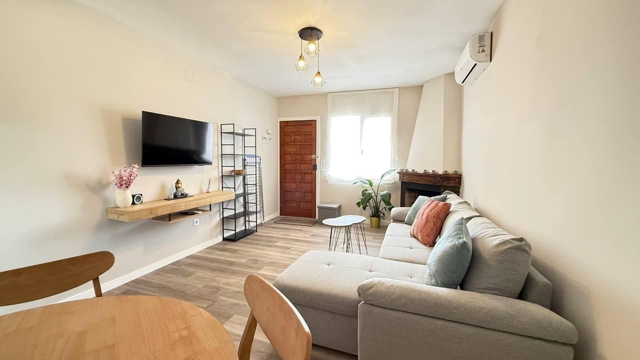 2 Bed Bungalow in Orihuela Costa في Orihuela Costa, بنغالو
