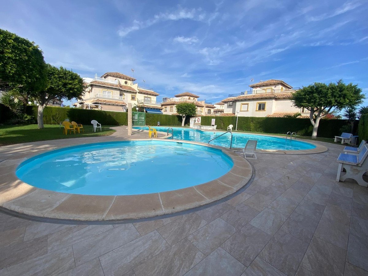 2 Bed Bungalow in Orihuela Costa in Orihuela Costa, Bungalow