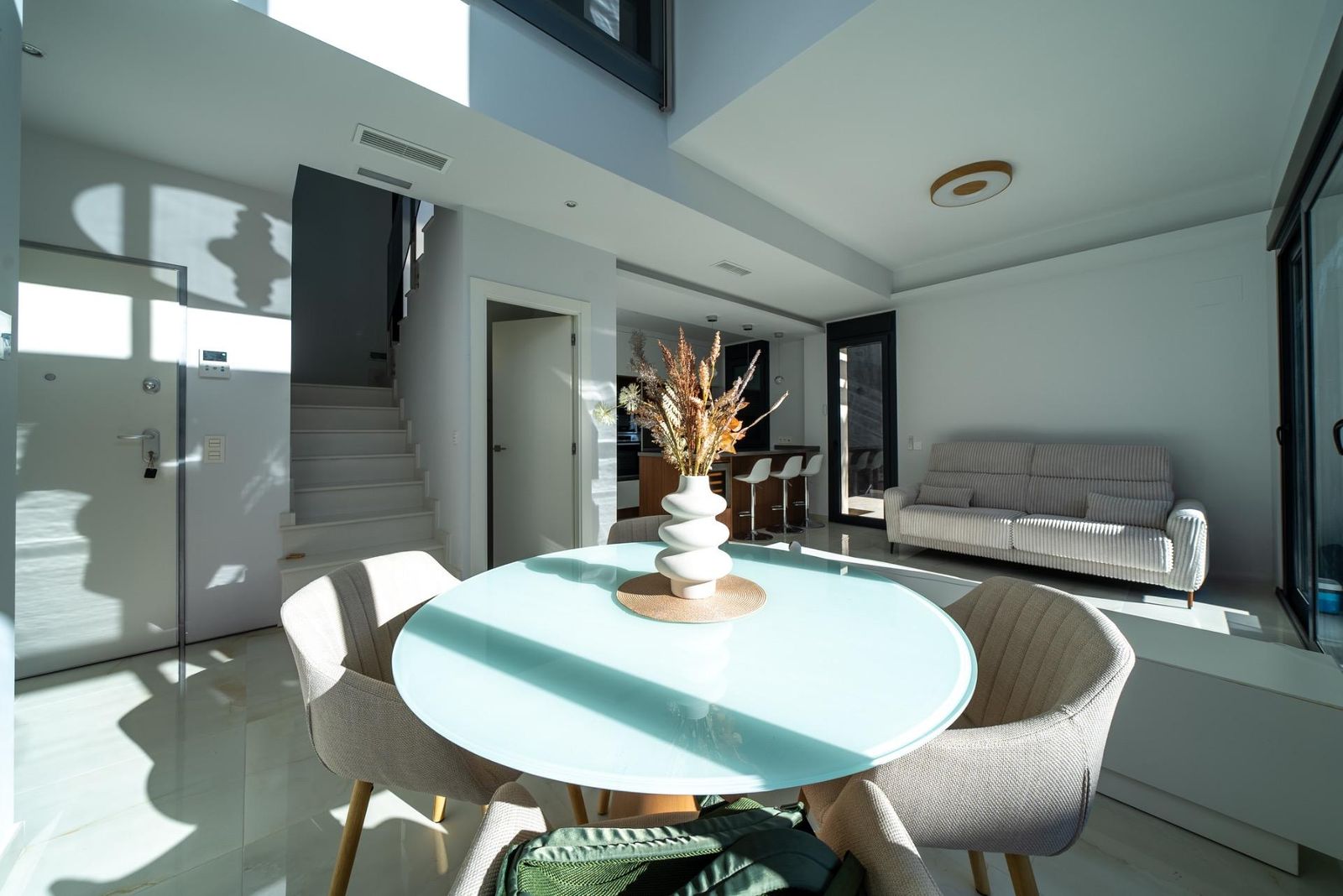 28 photo
