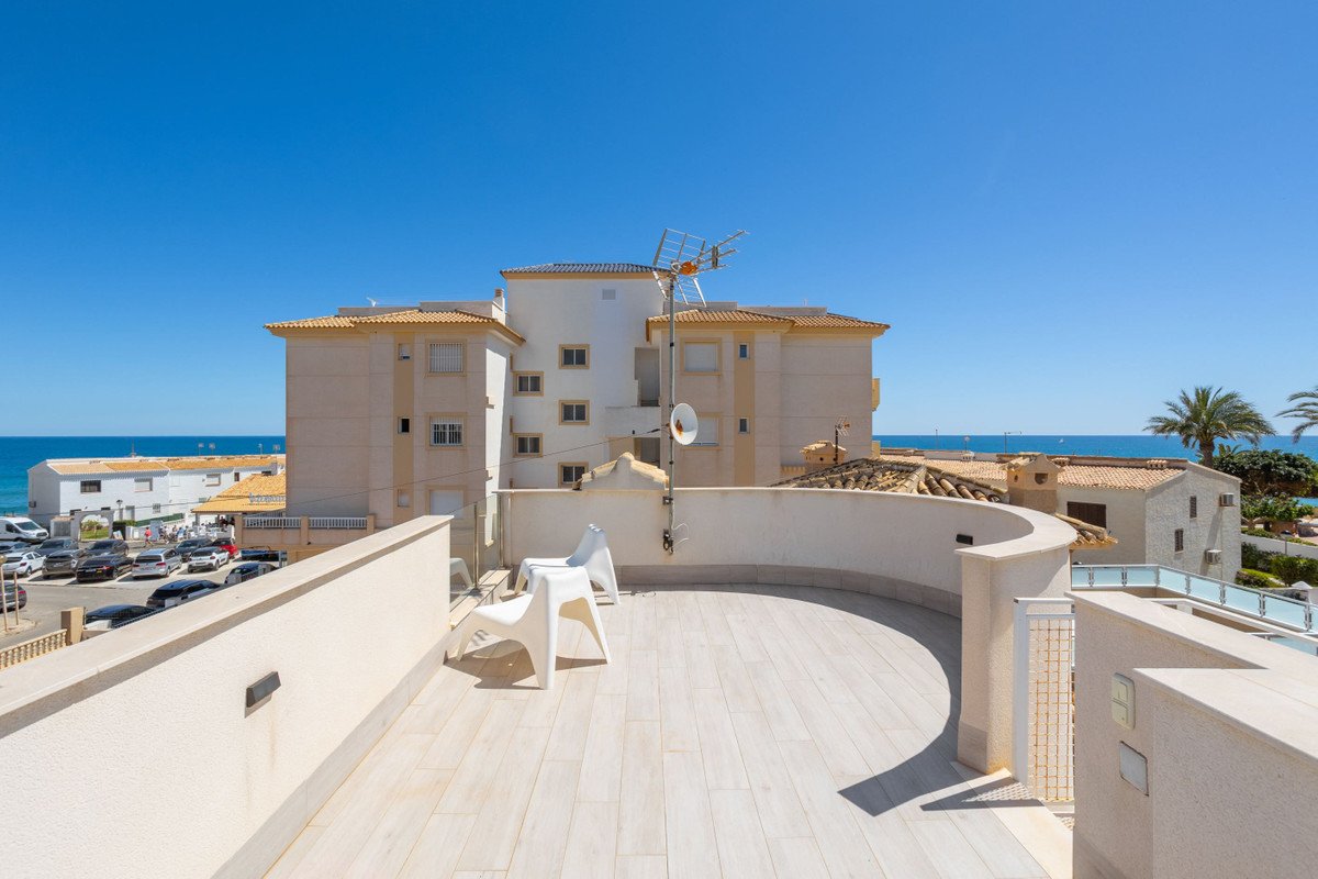 3 Bed Detached Villa in Playa Flamenca in Playa Flamenca, Detached Villa