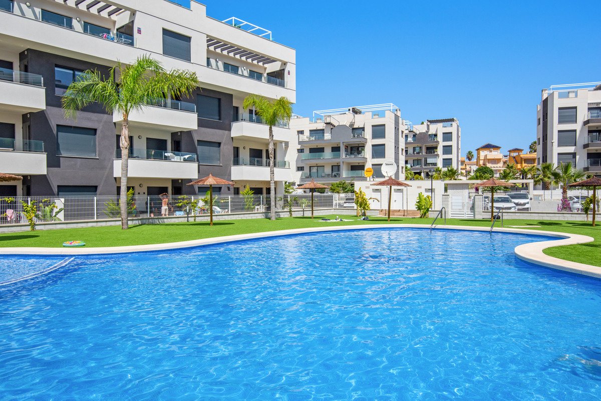 2 Bed भूतल अपार्टमेंट in Villamartin में Villamartin, अपार्टमेंट