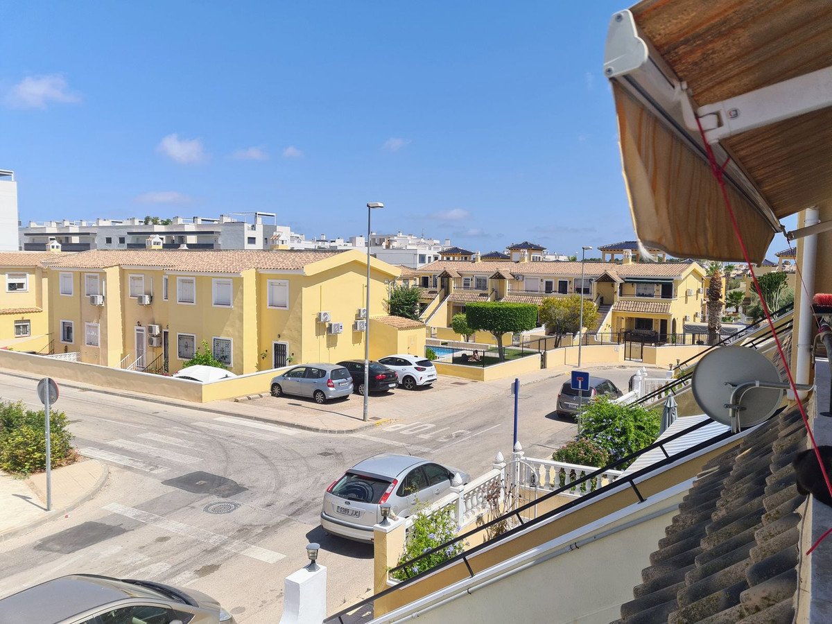 2 Bed Top Floor Apartment in Villamartin in Villamartin, Apartment