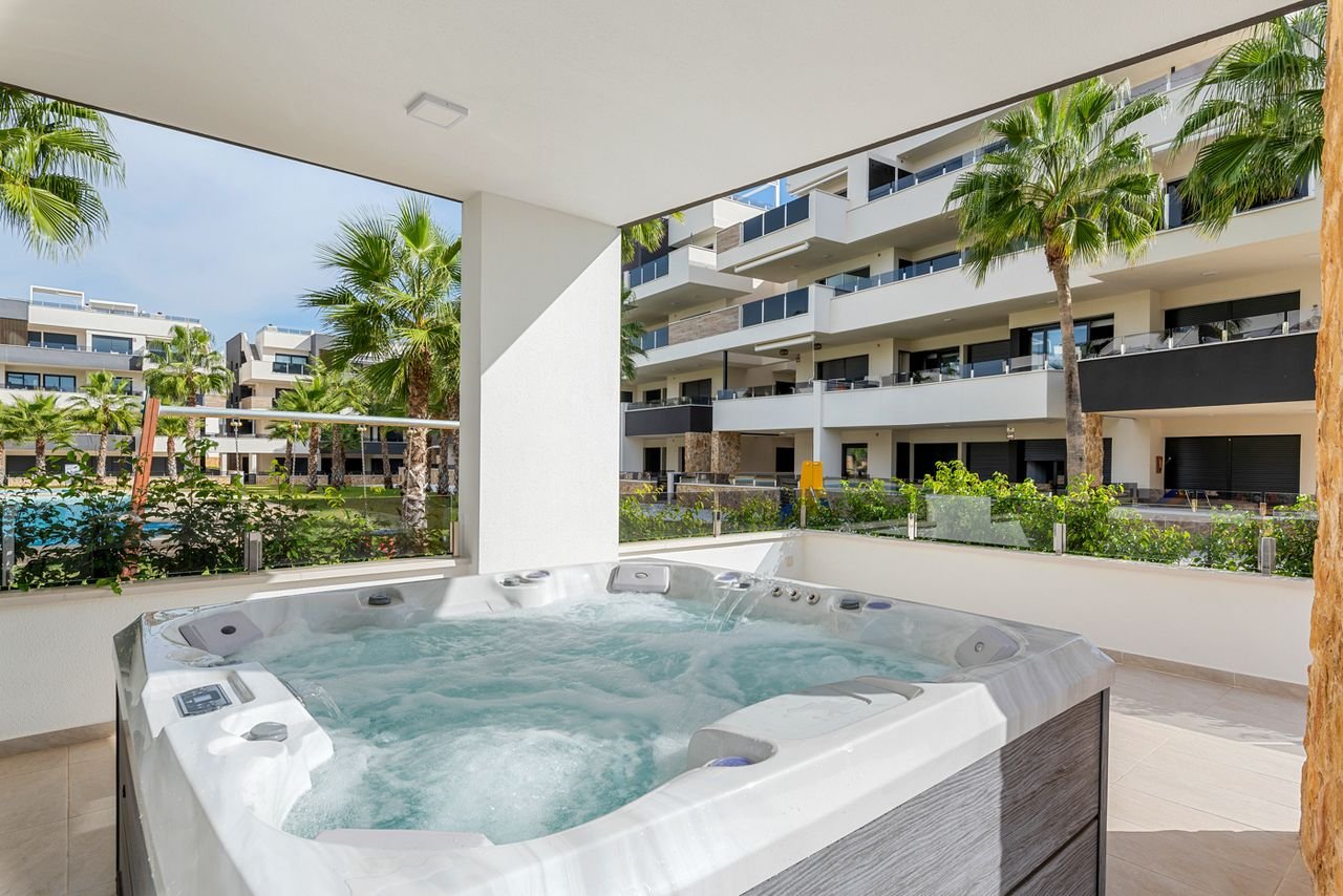 2 Bed شقة في الطابق الأوسط in Villamartin في Villamartin, شقة