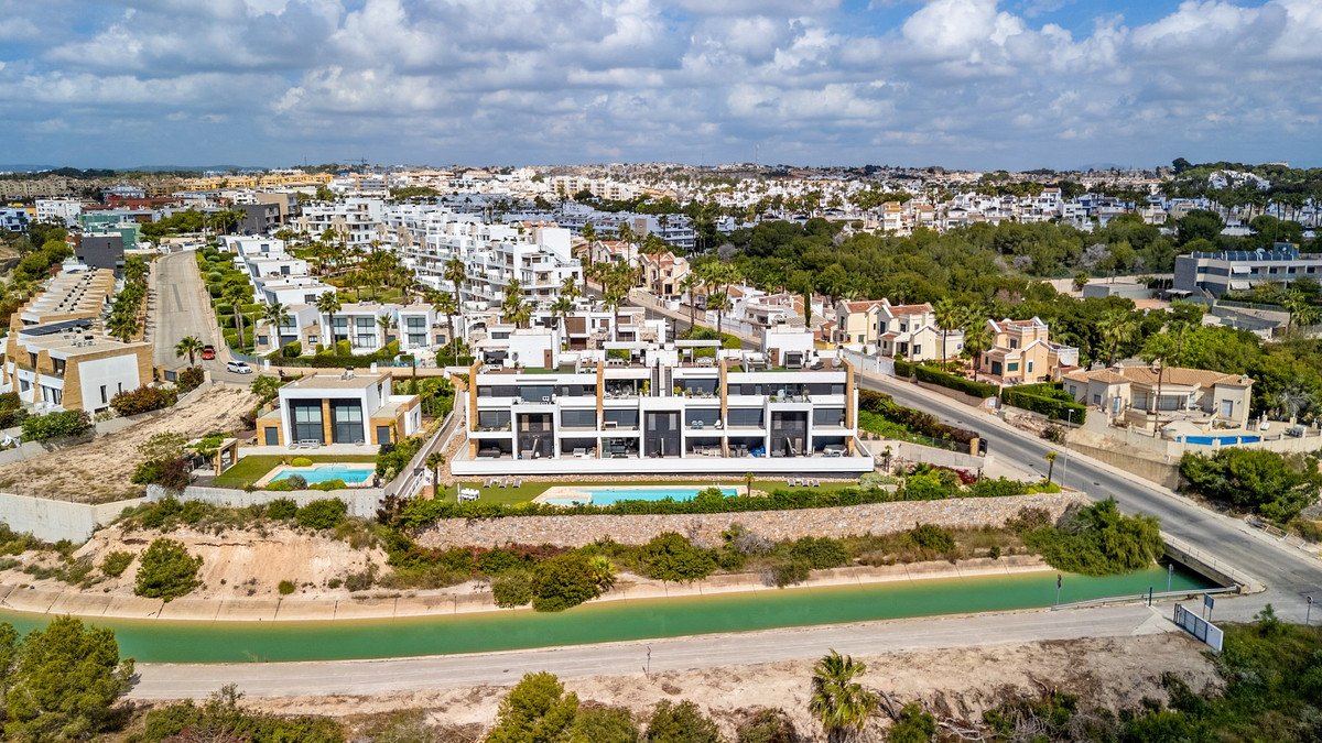 2 Bed Ground Floor Apartment in Villamartin in Villamartin, Apartment