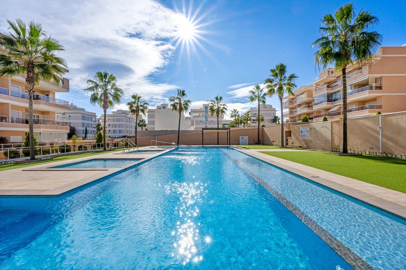 3 Bed شقة في الطابق الأوسط in Villamartin في Villamartin, شقة