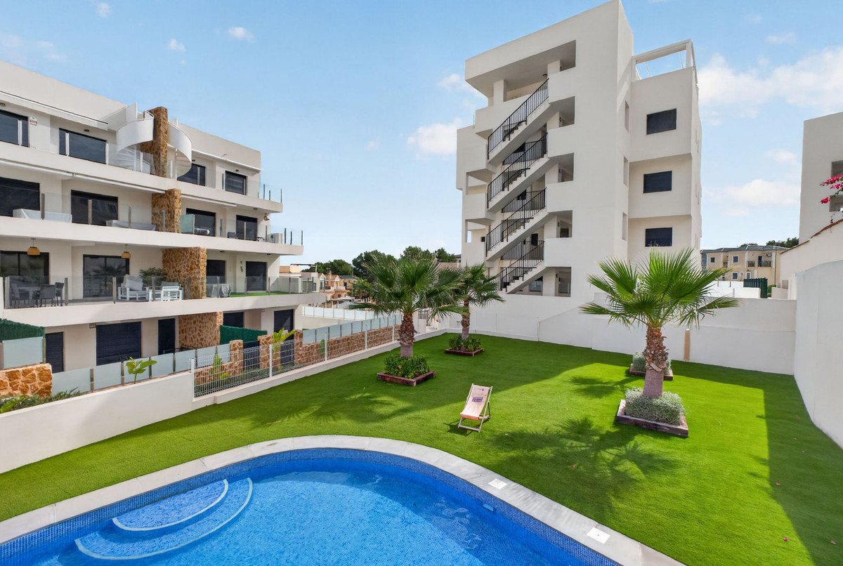 3 Bed Ground Floor Apartment in Villamartin