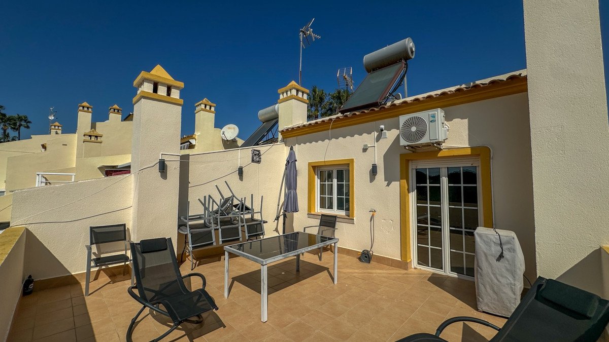 3 Bed Duplex in Villamartin in Villamartin, 