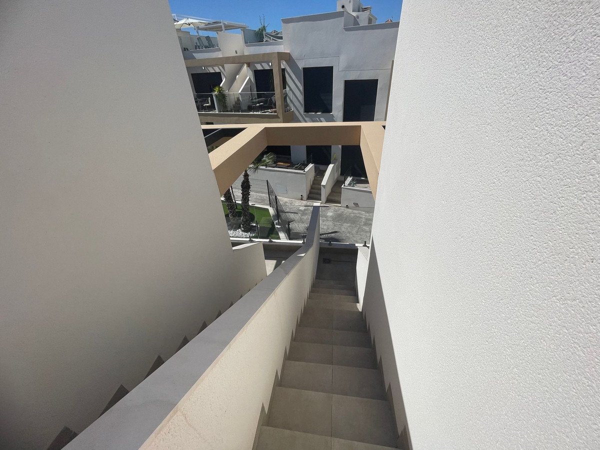 2 Bed Penthouse in Villamartin à Villamartin, Penthouse