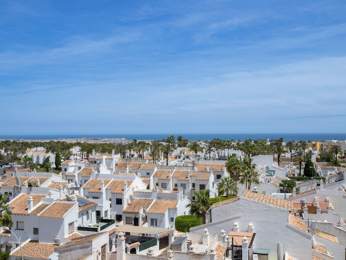 2 Bed Penthouse in Villamartin in Villamartin, Penthouse