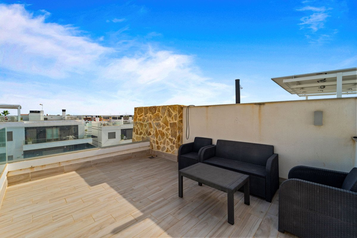 2 Bed Townhouse in Villamartin in Villamartin, Townhouse