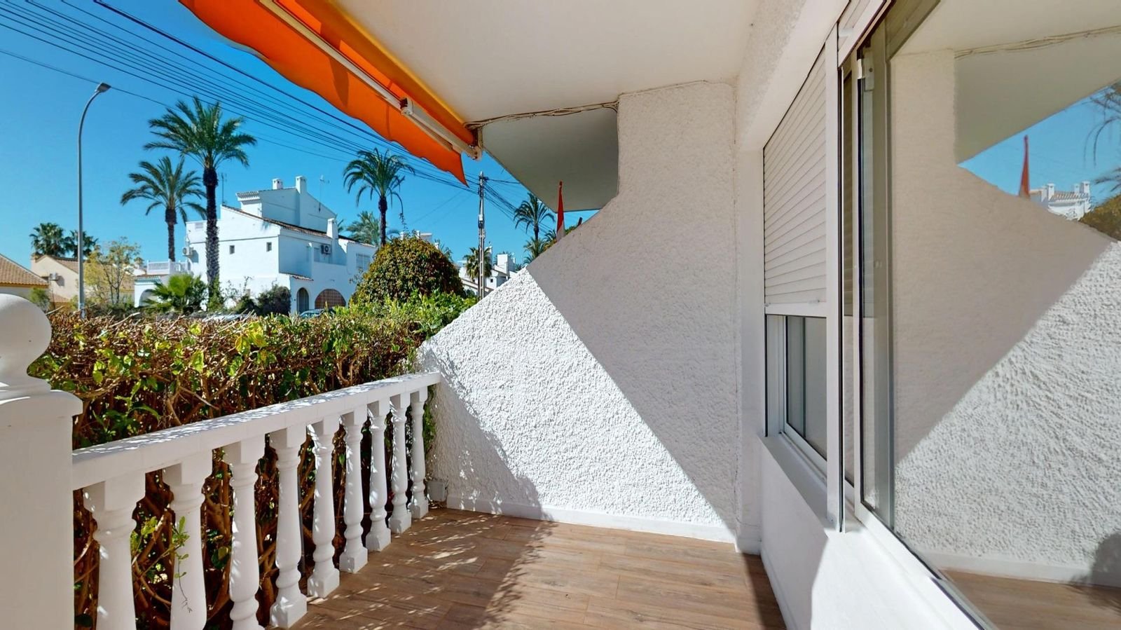 2 Bed Bungalow in Orihuela Costa في Orihuela Costa, بنغلو