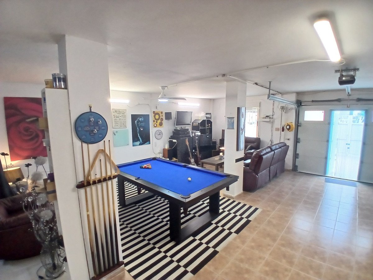 3 Bed Detached Villa in Villamartin