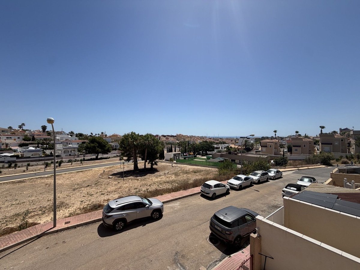 3 Bed Detached Villa in Villamartin in Villamartin, Detached Villa