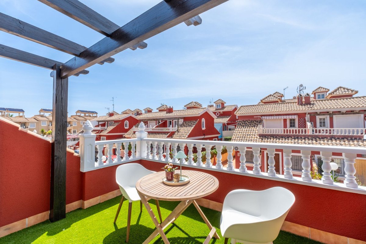 3 Bed منزل شبه منفصل in Villamartin في Villamartin, 
