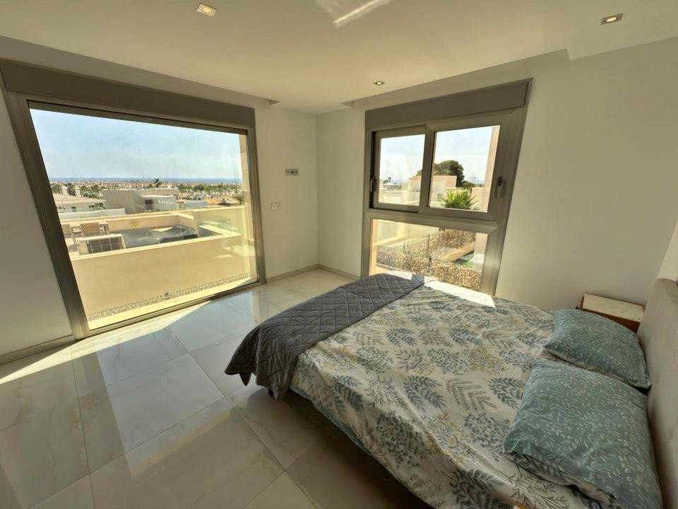 5 Bed Detached Villa in Villamartin in Villamartin, Detached Villa