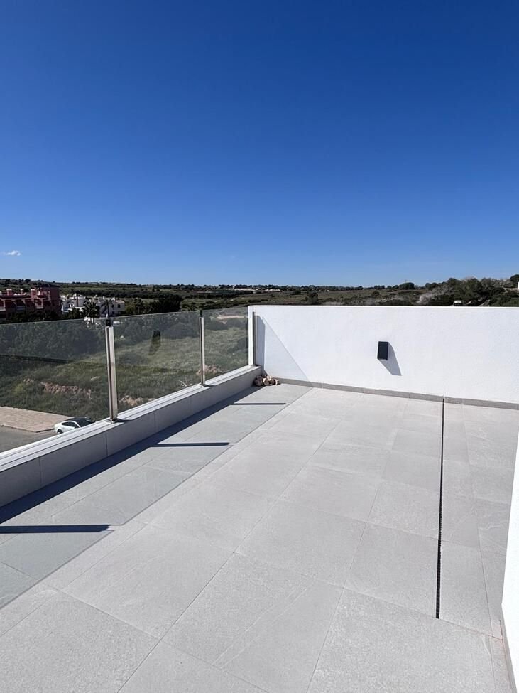 5 Bed فيلا مستقلة in Villamartin في Villamartin, فيلا منفصلة