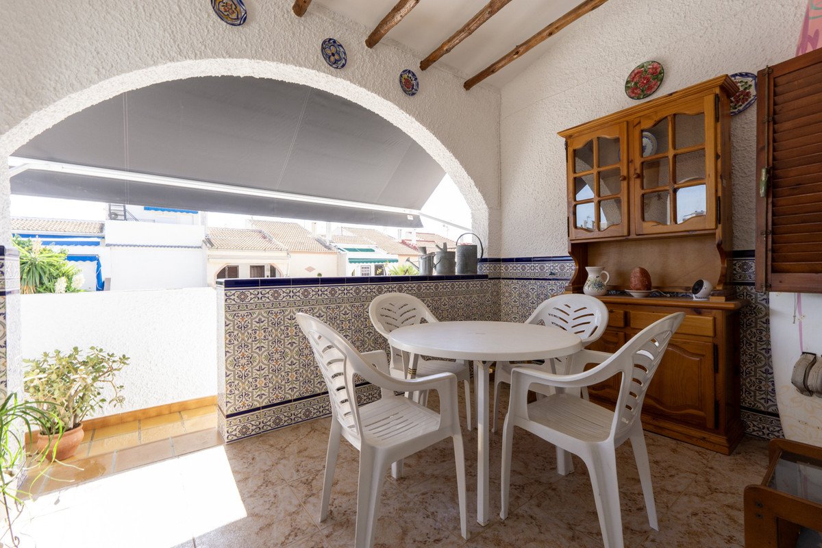 2 Bed Middle Floor Apartment in Pilar de la Horadada in Pilar de la Horadada, Apartment