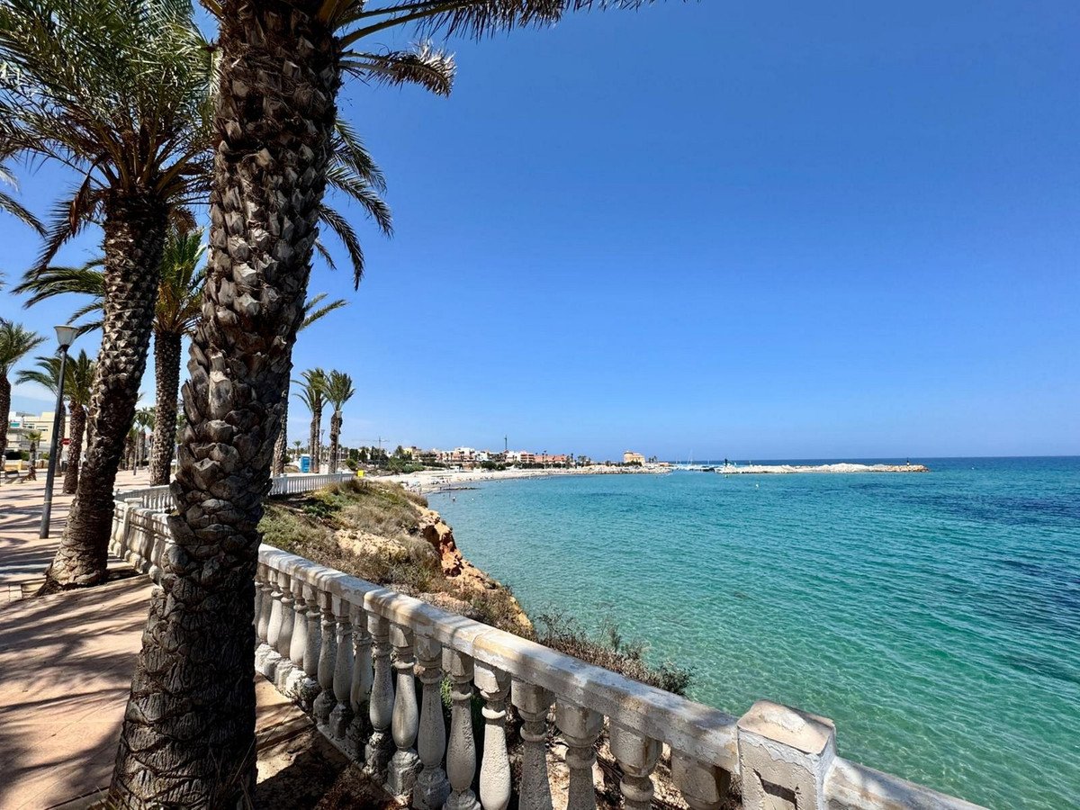 2 Bed Middle Floor Apartment in Torre de la Horadada in Torre de la Horadada, Apartment