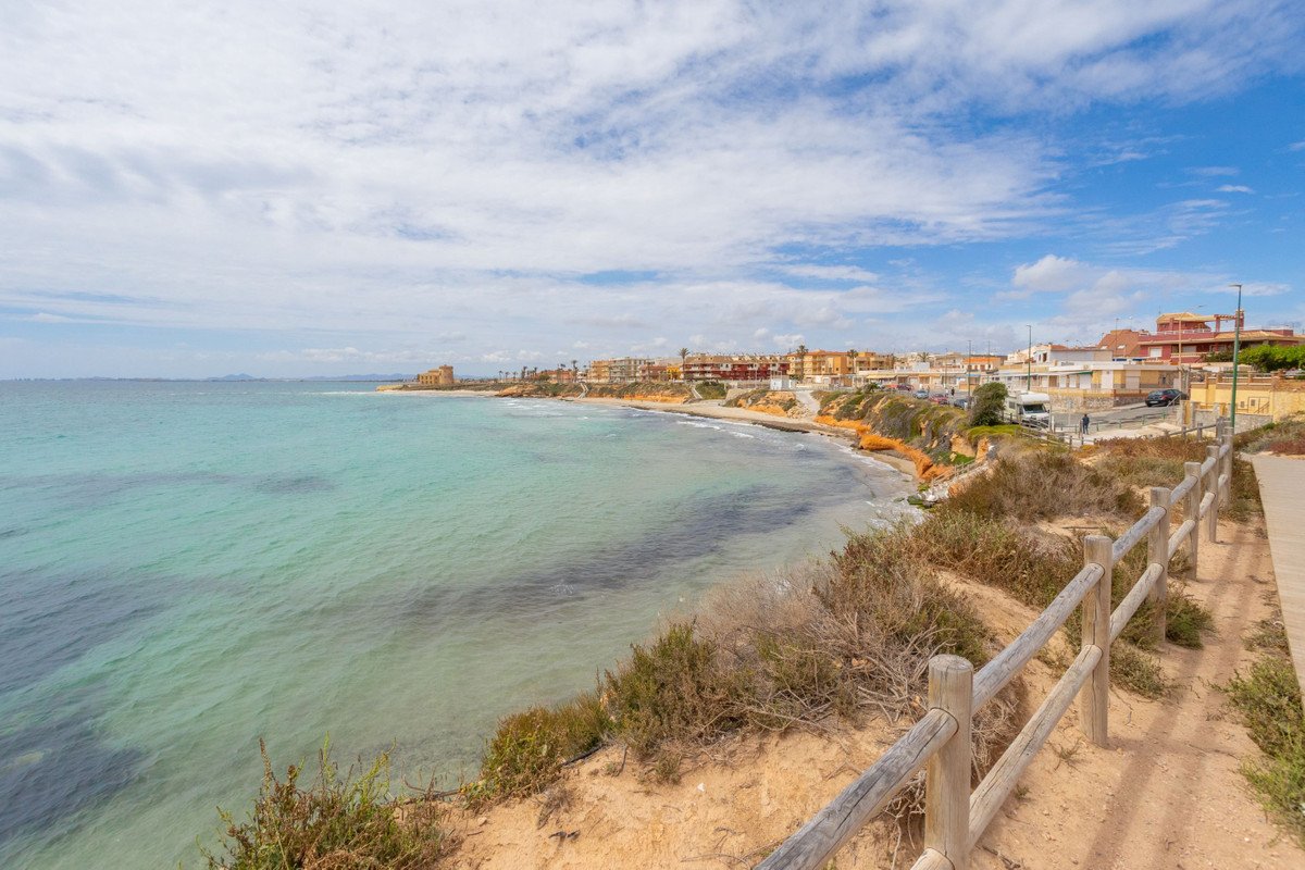 3 Bed Middle Floor Apartment in Torre de la Horadada in Torre de la Horadada, Apartment