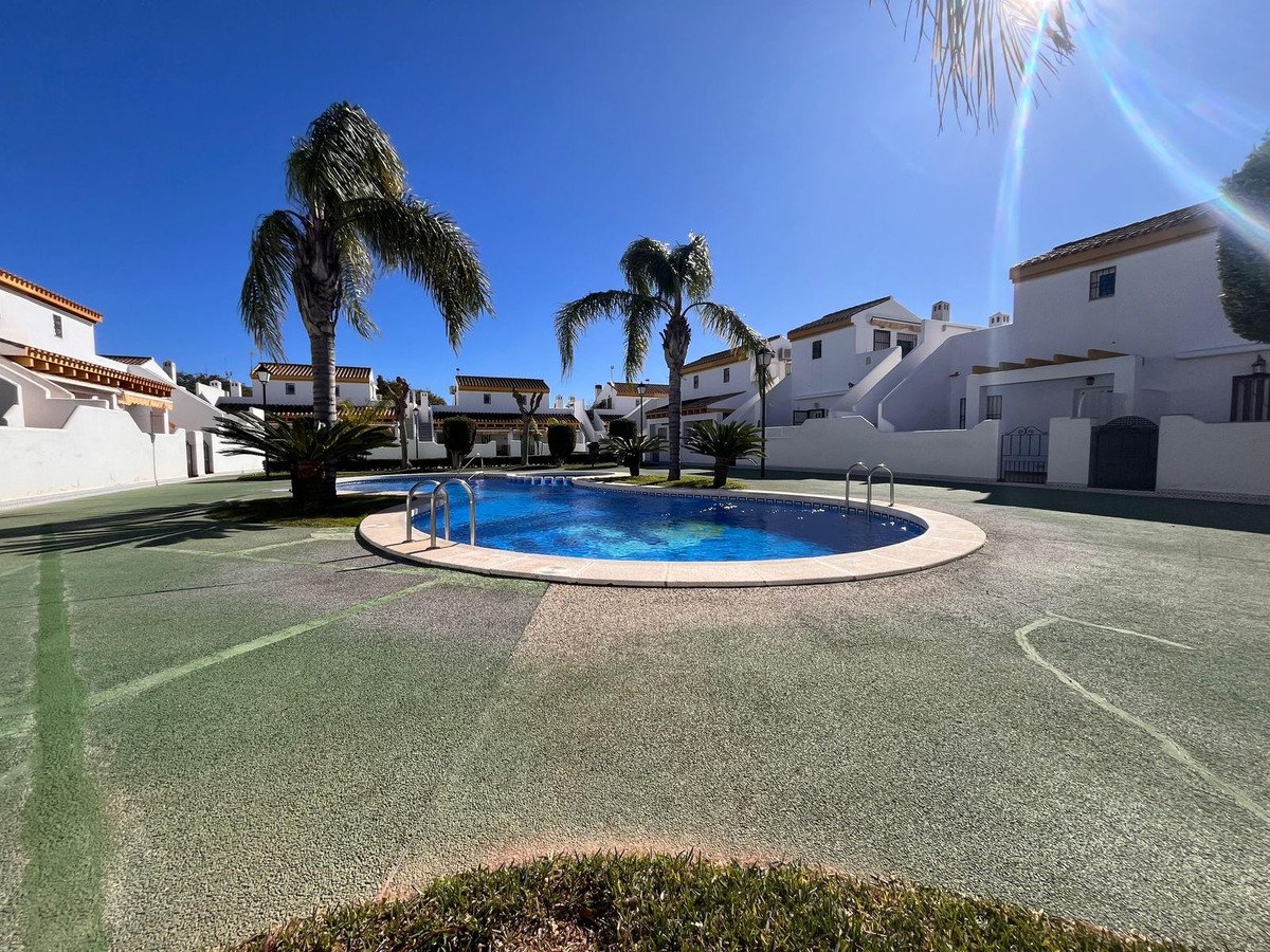 2 Bed Semi-Detached House in Torre de la Horadada in Torre de la Horadada, Semi-Detached House