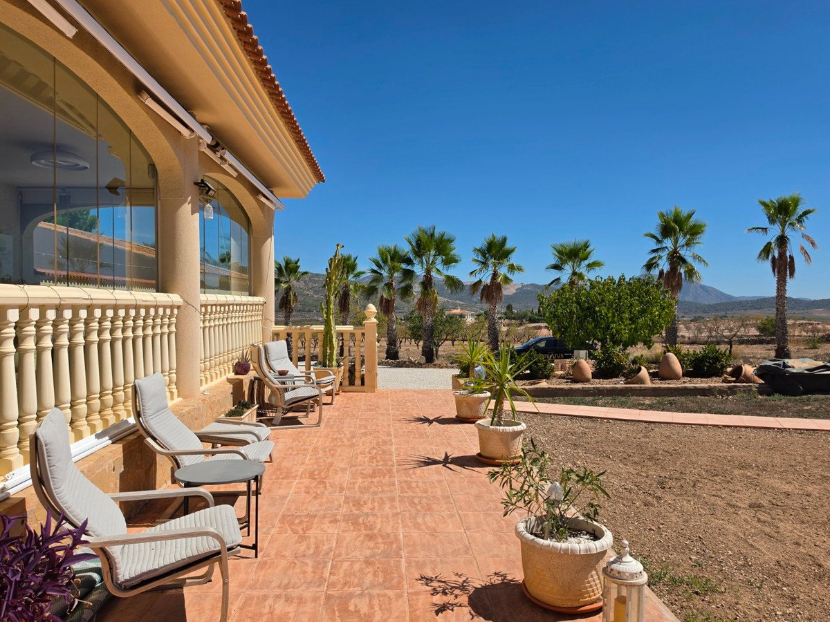 4 Bed Detached Villa in Pinoso