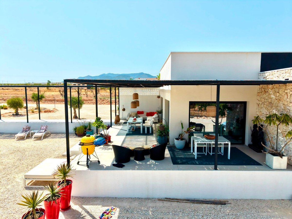 5 Bed Detached Villa in Pinoso in Pinoso, Detached Villa