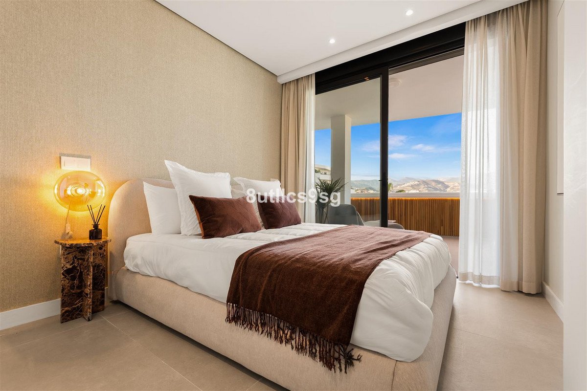 2 Bed Middle Floor Apartment in Puerto Banús in Puerto Banús, Apartment