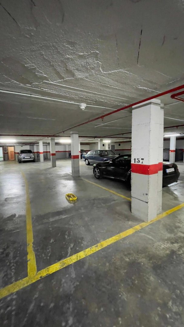 Parking Space in Puerto Banús kohteessa Puerto Banús — Pysäköintipaikka