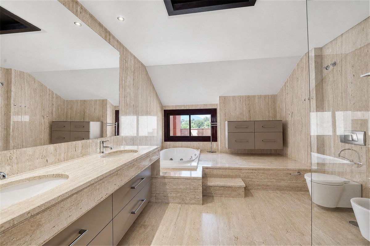 3 Bed Penthouse in Puerto Banús in Puerto Banús — Penthouse