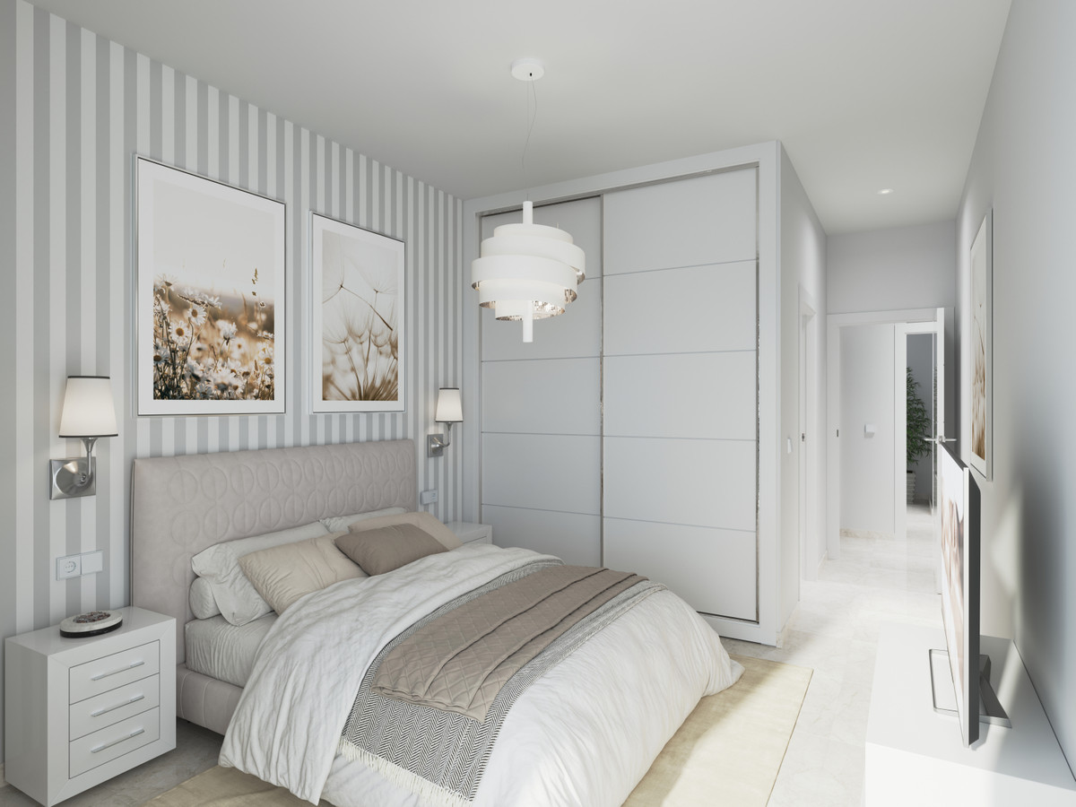 Moderne slaapkamer interieur met gestreepte muur en witte meubels.