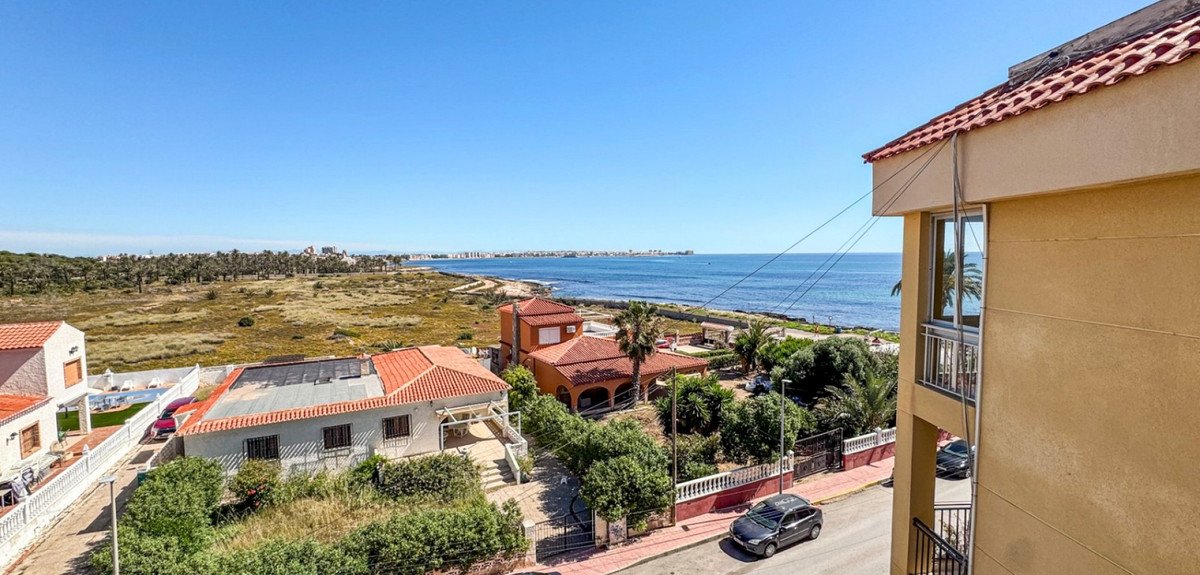 1 Bed Top Floor Apartment in Punta Prima in Punta Prima — Apartment