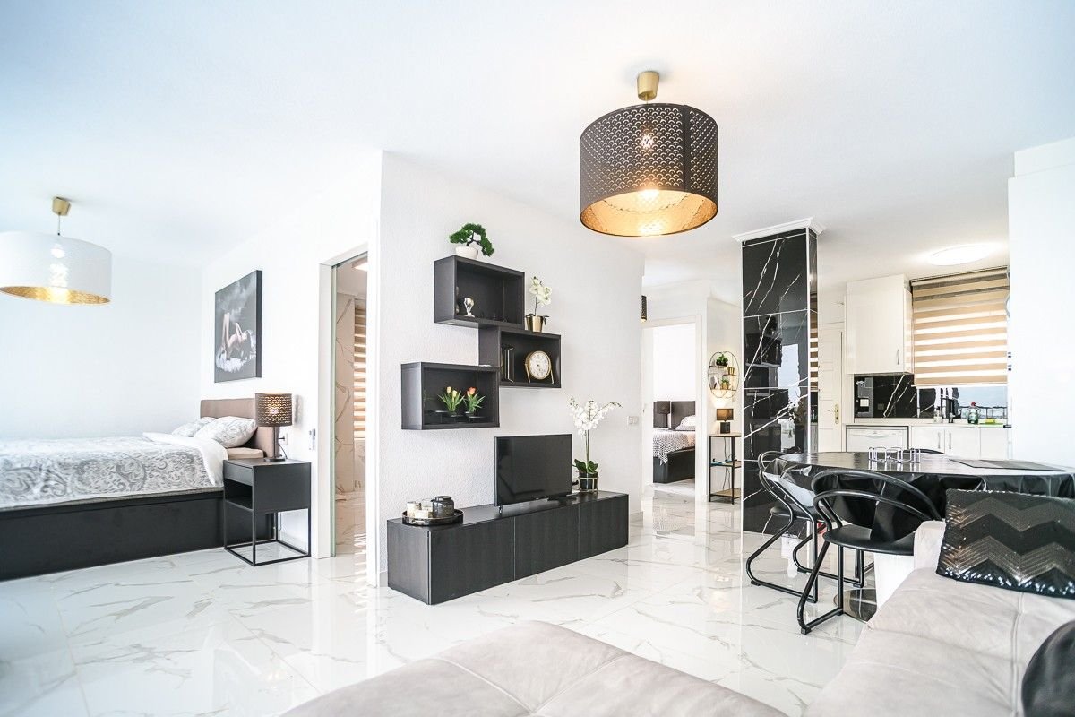 None v Punta Prima — Apartma