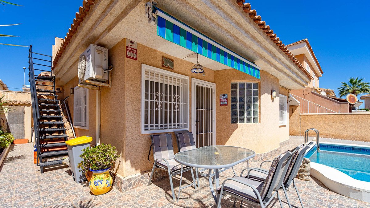2 Bed Detached Villa in Punta Prima in Punta Prima — Detached Villa