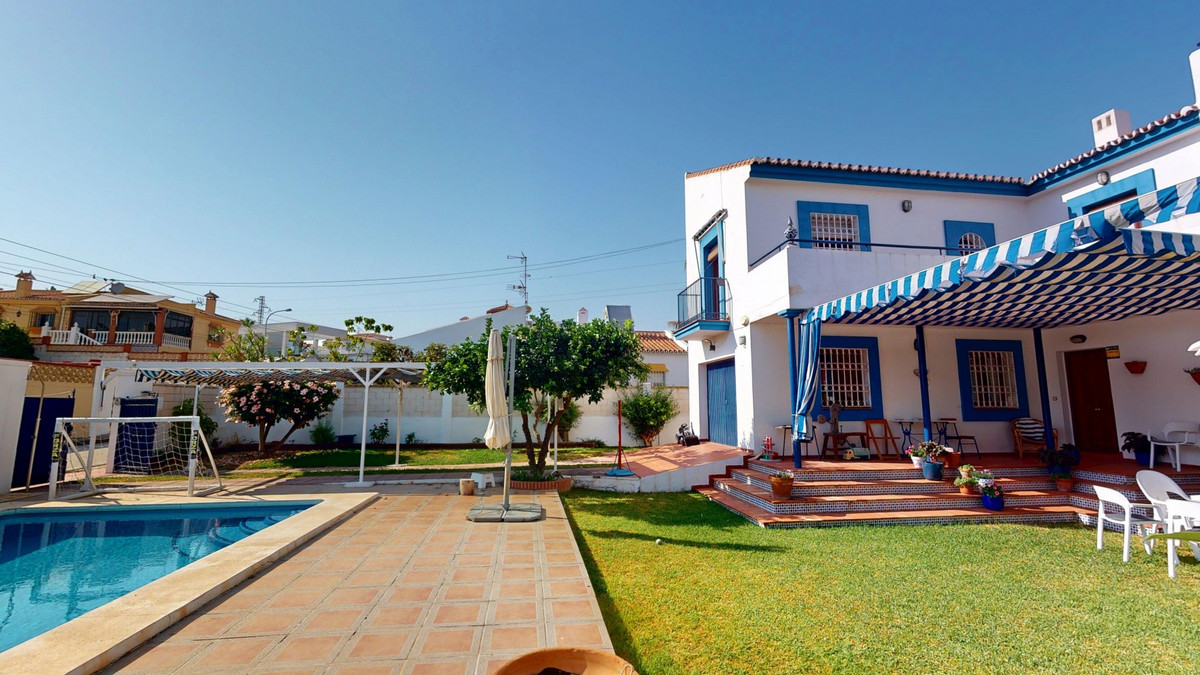 4 Bed فيلا مستقلة in Chilches في Chilches, فيلا منفصلة