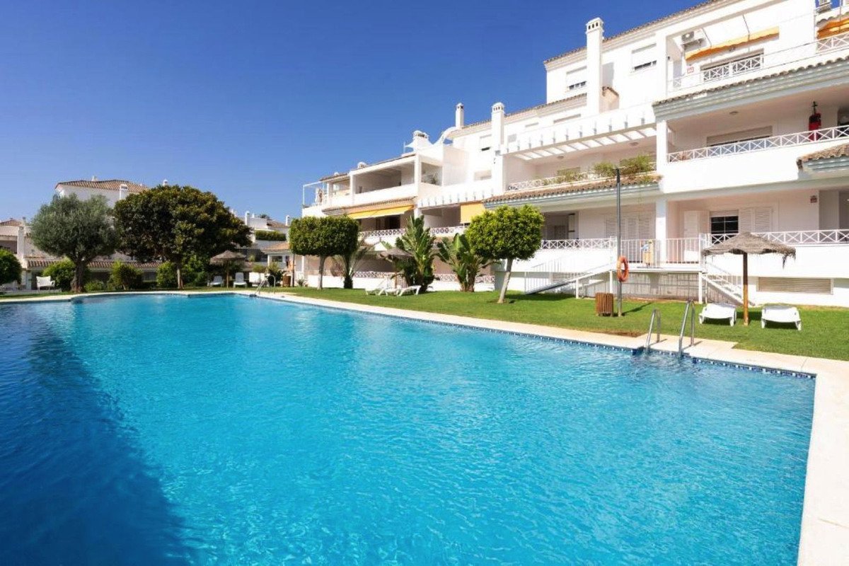 2 Bed Middle Floor Apartment in Río Real in Río Real, Apartment