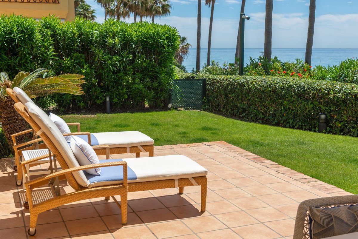 5 Bed Ground Floor Apartment in Río Real in Río Real, Apartment