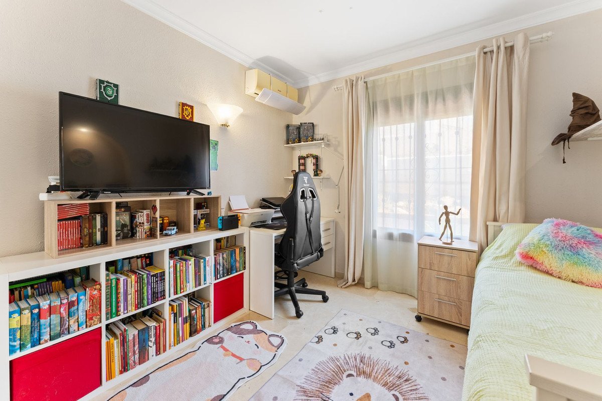 2 Bed Middle Floor Apartment in Riviera del Sol in Riviera del Sol — Apartment