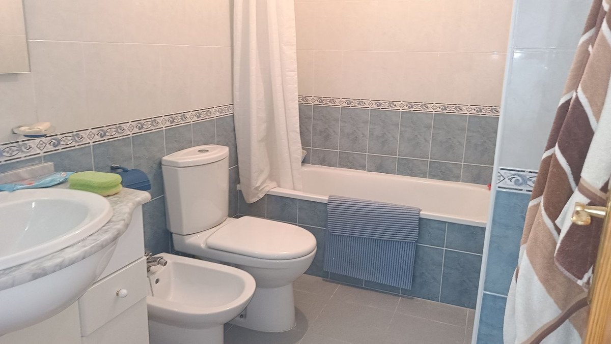 3 Bed Middle Floor Apartment in Riviera del Sol in Riviera del Sol — Apartment