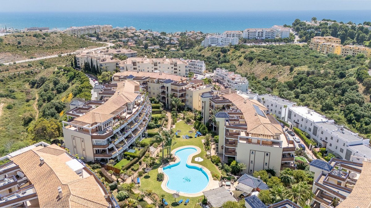3 Bed Penthouse in Riviera del Sol in Riviera del Sol, Penthouse