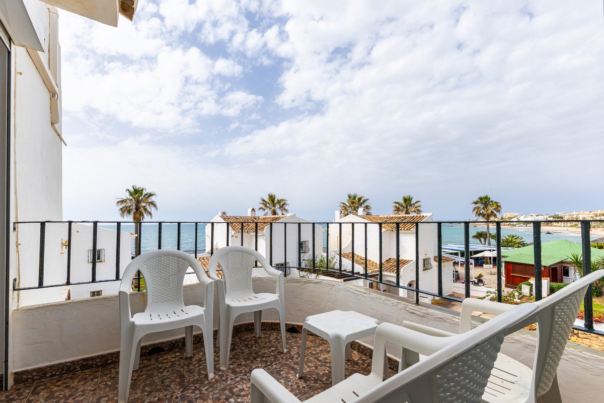 2 Bed Townhouse in Riviera del Sol in Riviera del Sol — Townhouse