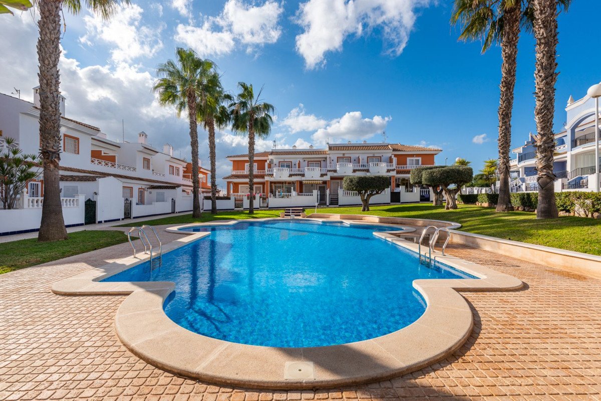 4 Bed בית עירוני in Ciudad Quesada, בית טורי