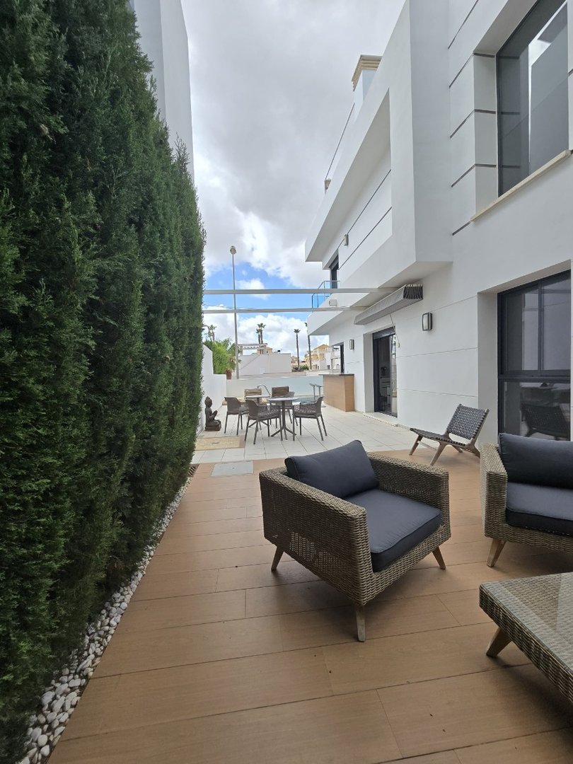 3 Bed Samostatně stojící vila in Ciudad Quesada, Samostatná vila