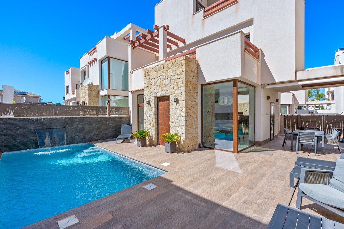 3 Bed Samostalna vila in Ciudad Quesada, Вила