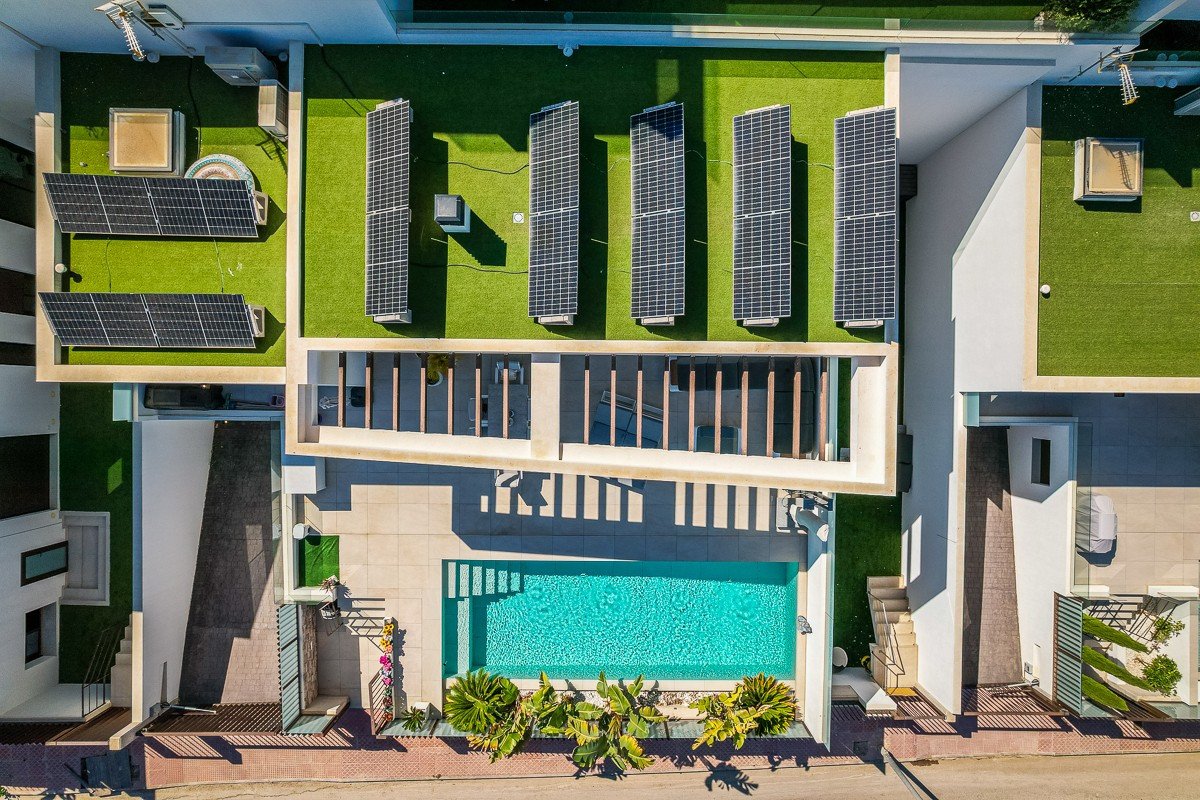 4 Bed Erillinen huvila in Rojales