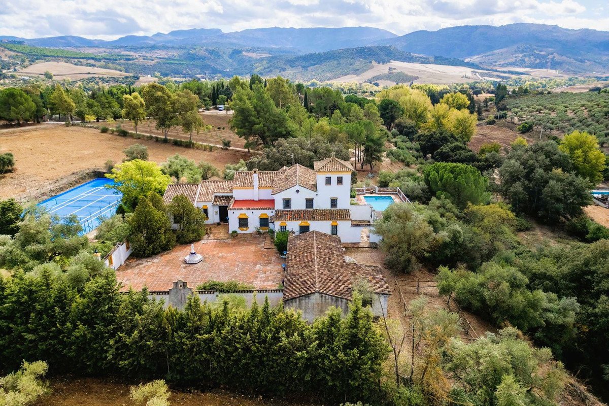 6 Bed Finca in Ronda, Finca - Cortijo