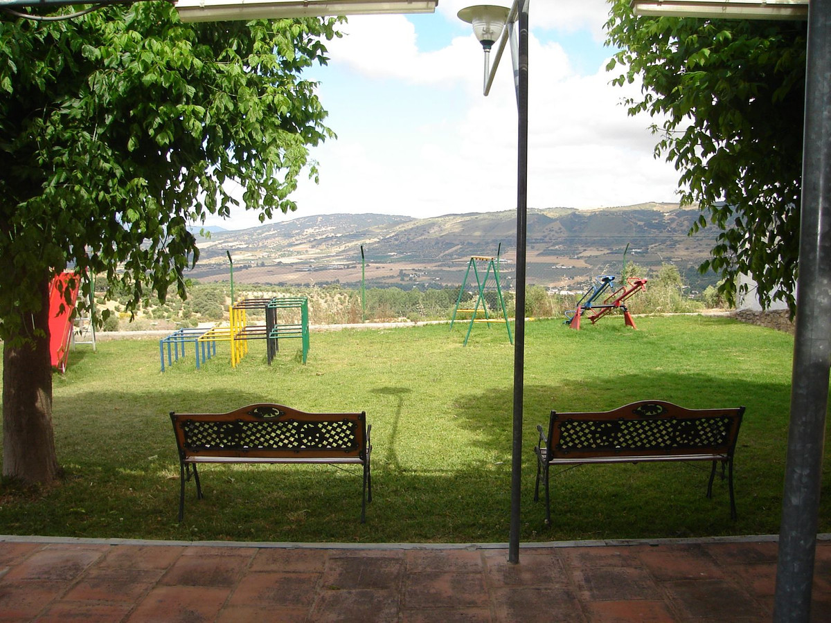 Business in Ronda v Ronda — Byznys