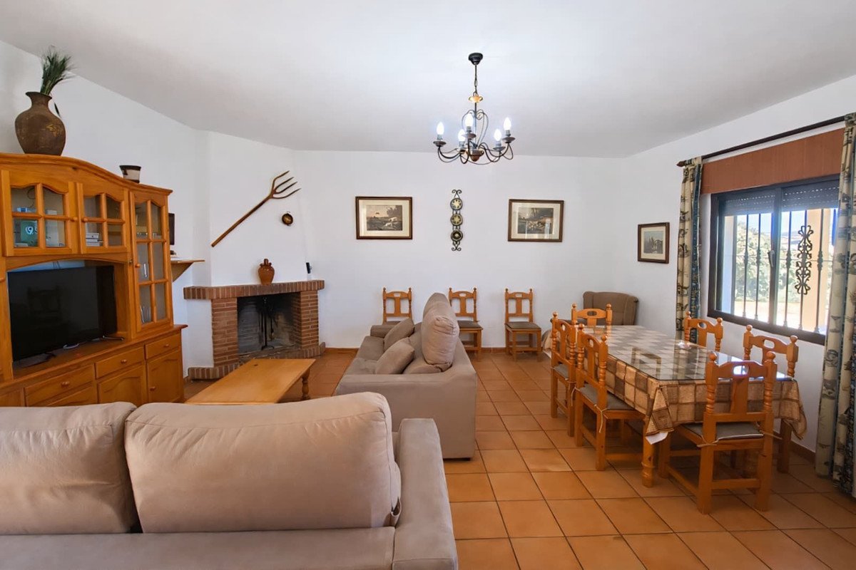 3 Bed Detached Villa in Ronda في Ronda — فيلا منفصلة