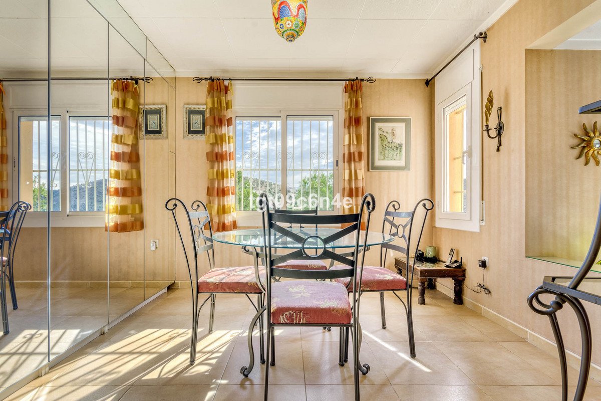 4 Bed Vrijstaande Villa in Roses in Roses — 